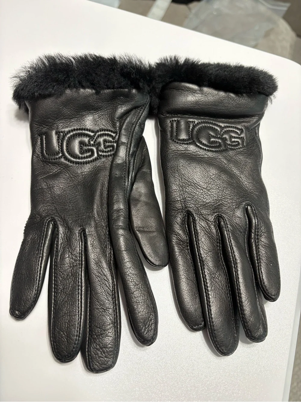 UGG Genuine Leather Shearling Fur Cuff Women's Gloves Black Size M Runs Small